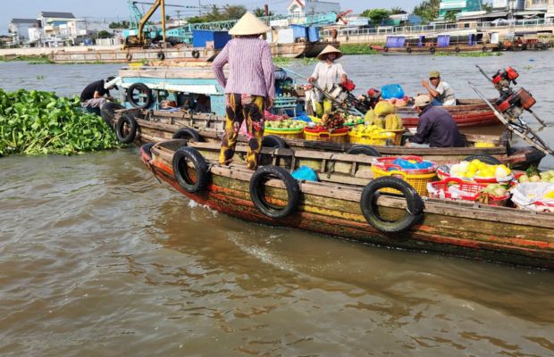 Long Xuyen Floating Market